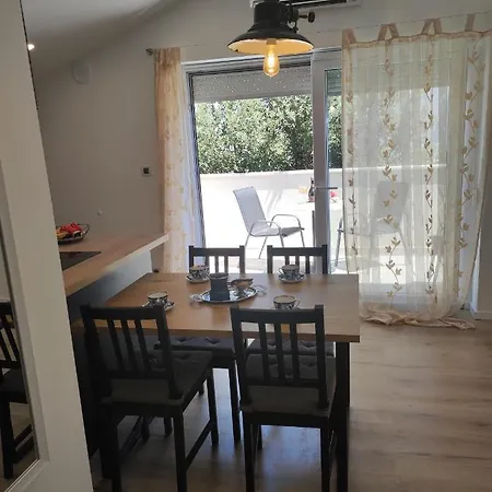 Ivana شقة *