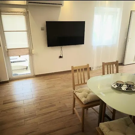 شقة Ivana